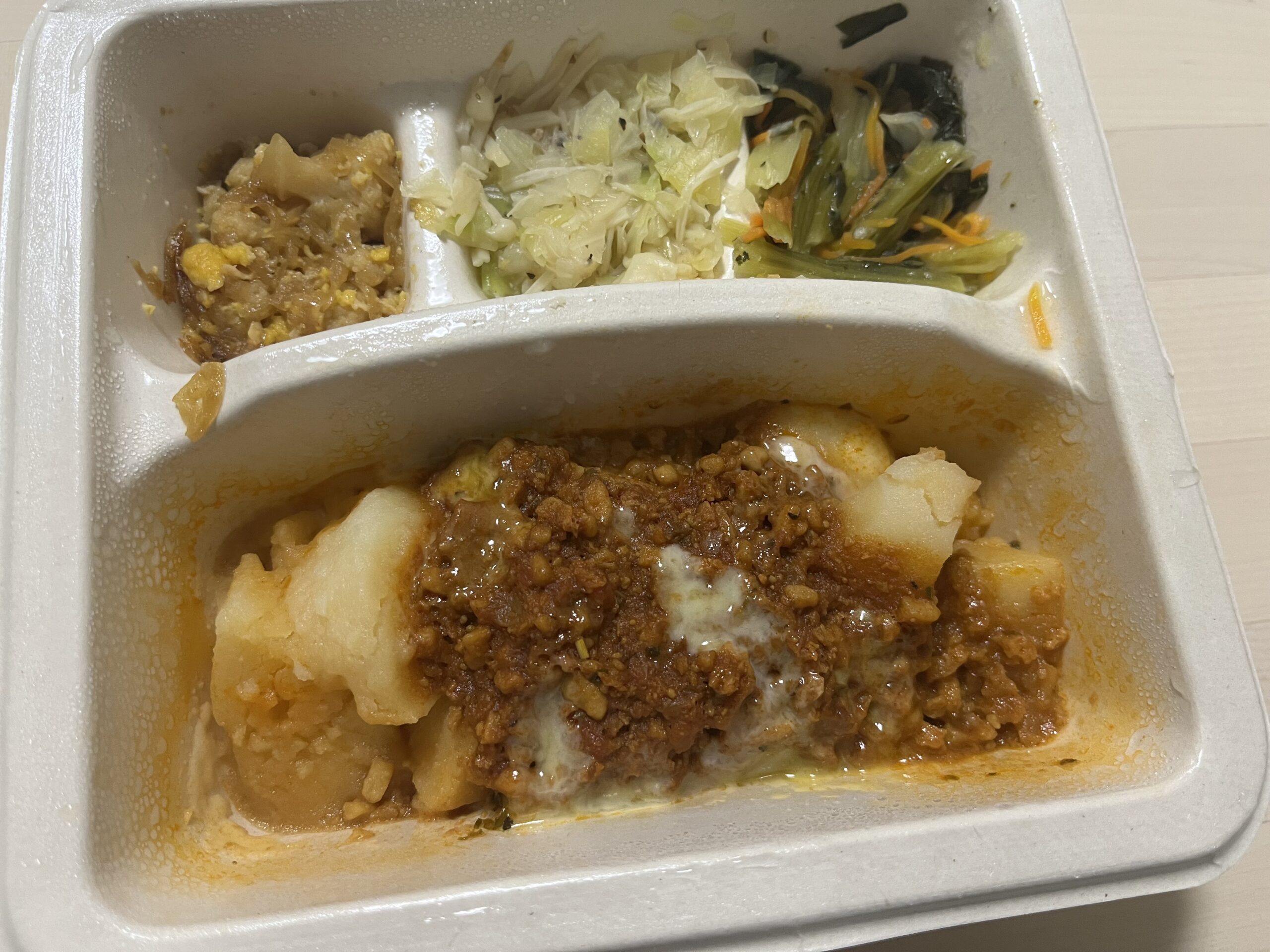 鶏肉とレンコン・ポテソイボロネーゼ / ナッシュ